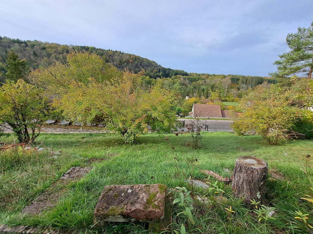 Вилла Cosy House In Picturesque Jura Дусье Экстерьер фото